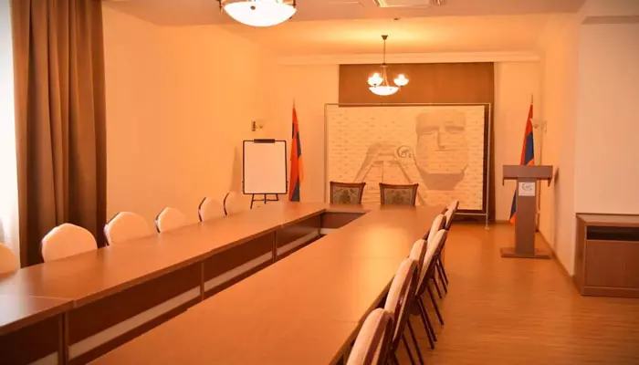 هتل آرتساخ ایروان