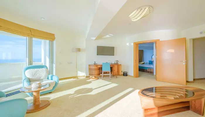 هتل کاستلو میر آل اینکلوسیو ریزورت باتومی