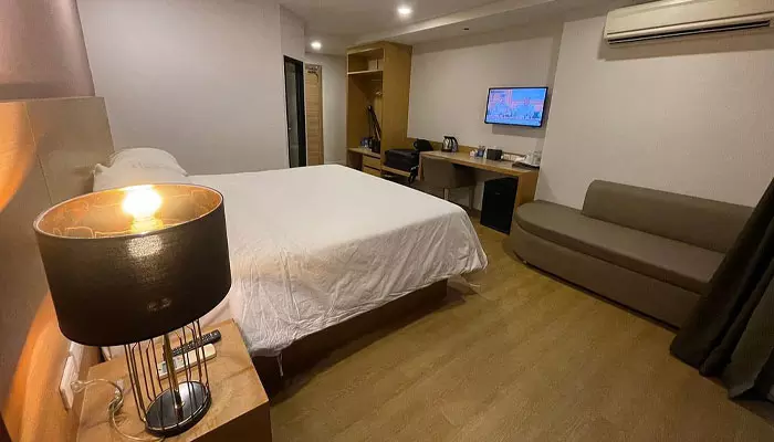 هتل نیو اسکوئر پاتونگ پوکت